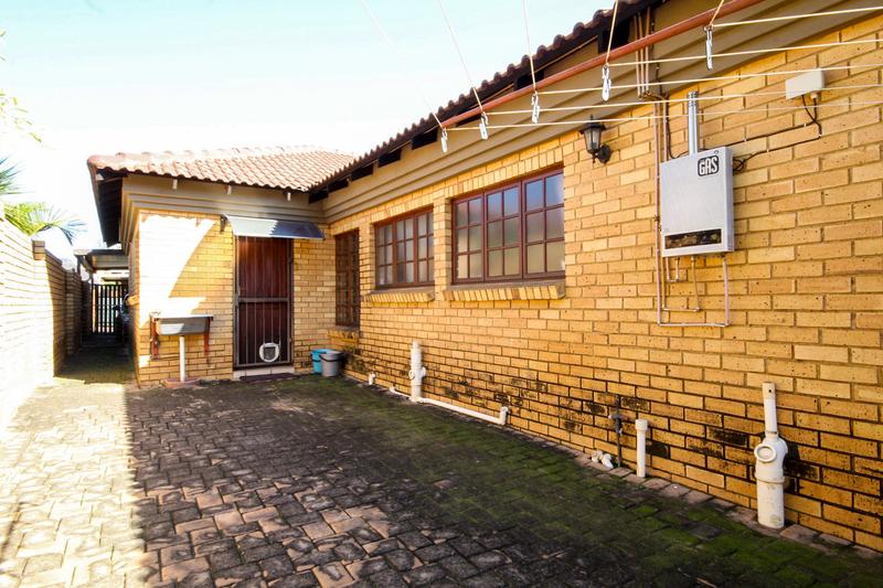 3 Bedroom Property for Sale in Thatchfield Gauteng