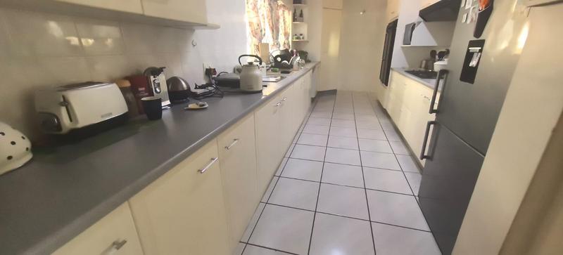 5 Bedroom Property for Sale in Wilro Park Gauteng