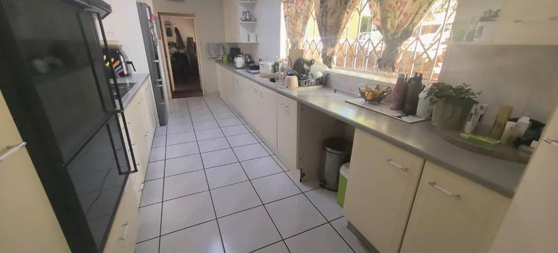 5 Bedroom Property for Sale in Wilro Park Gauteng