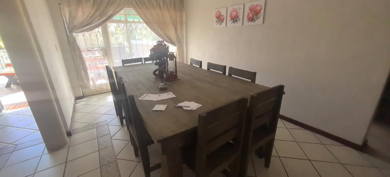 5 Bedroom Property for Sale in Wilro Park Gauteng