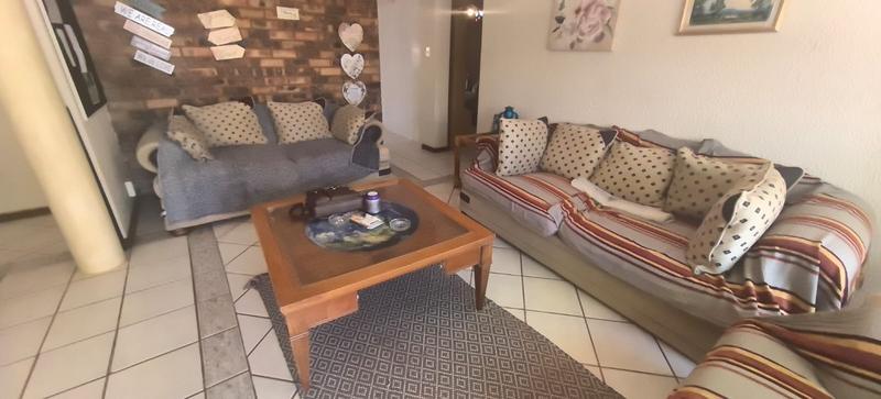 5 Bedroom Property for Sale in Wilro Park Gauteng