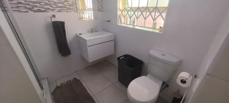 5 Bedroom Property for Sale in Wilro Park Gauteng
