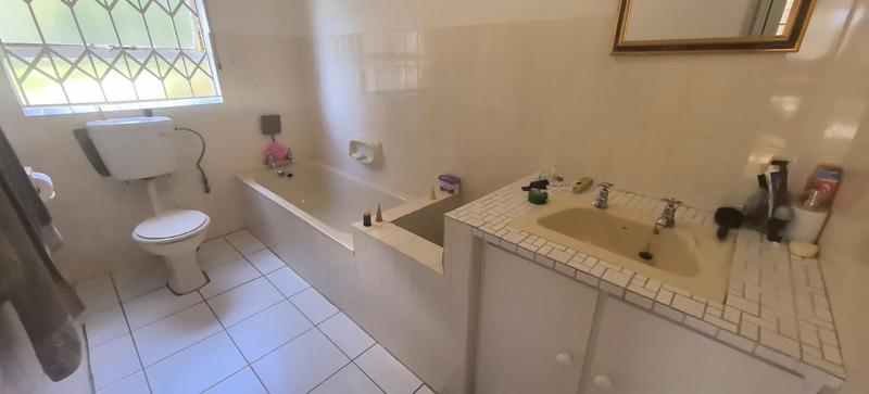 5 Bedroom Property for Sale in Wilro Park Gauteng