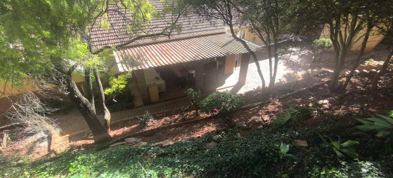 5 Bedroom Property for Sale in Wilro Park Gauteng