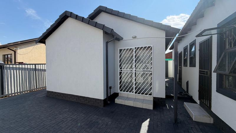 2 Bedroom Property for Sale in Soshanguve VV Gauteng