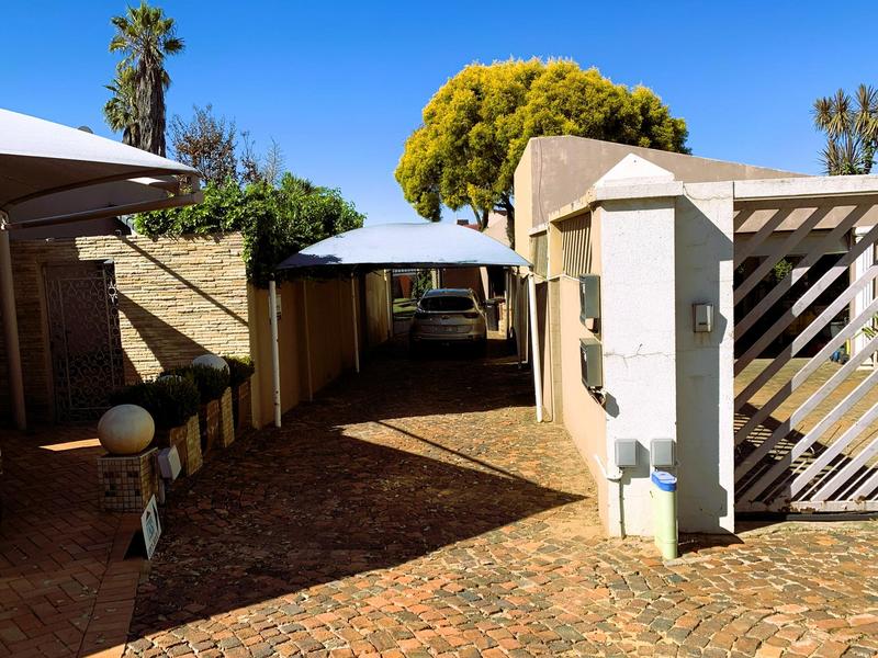 3 Bedroom Property for Sale in Sunward Park Gauteng