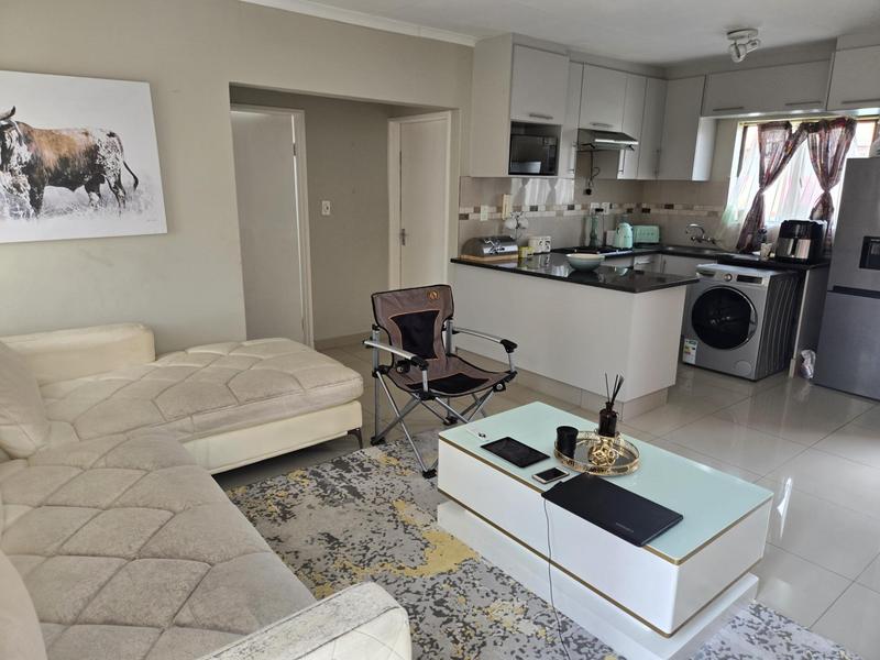 To Let 2 Bedroom Property for Rent in Mondeor Gauteng