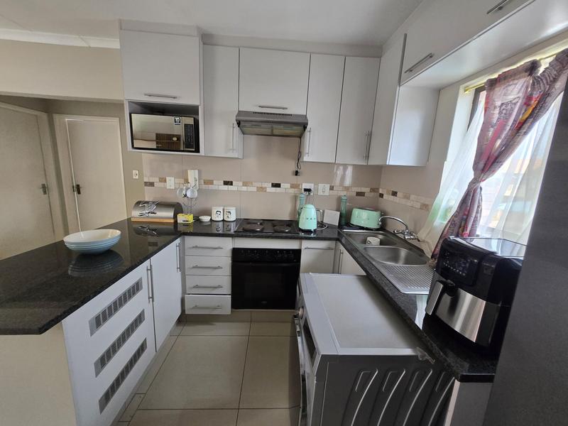 To Let 2 Bedroom Property for Rent in Mondeor Gauteng