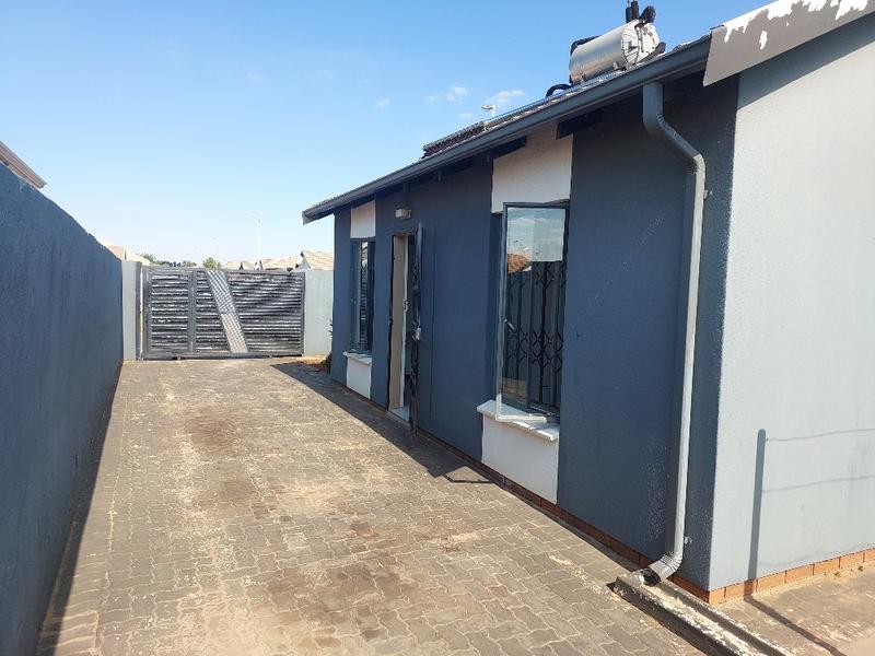 2 Bedroom Property for Sale in Sky City Gauteng