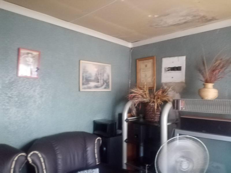 4 Bedroom Property for Sale in Twala Gauteng