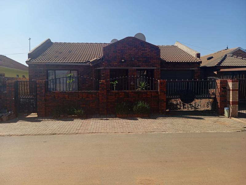 3 Bedroom Property for Sale in Thokoza Ext 2 Gauteng