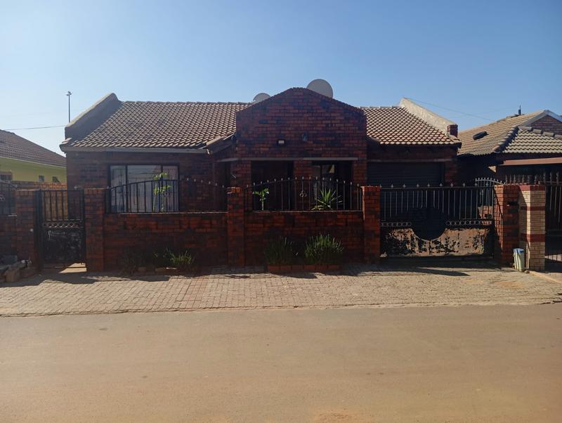 3 Bedroom Property for Sale in Thokoza Ext 2 Gauteng