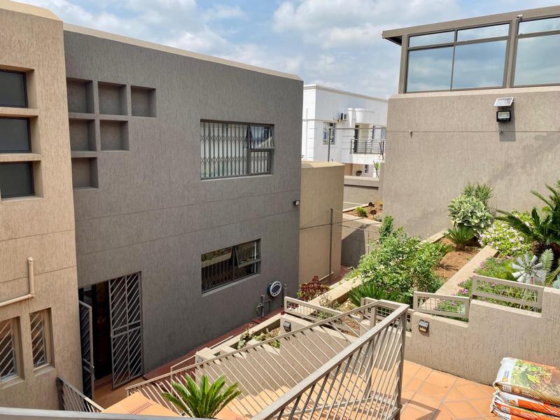 4 Bedroom Property for Sale in Bassonia Gauteng