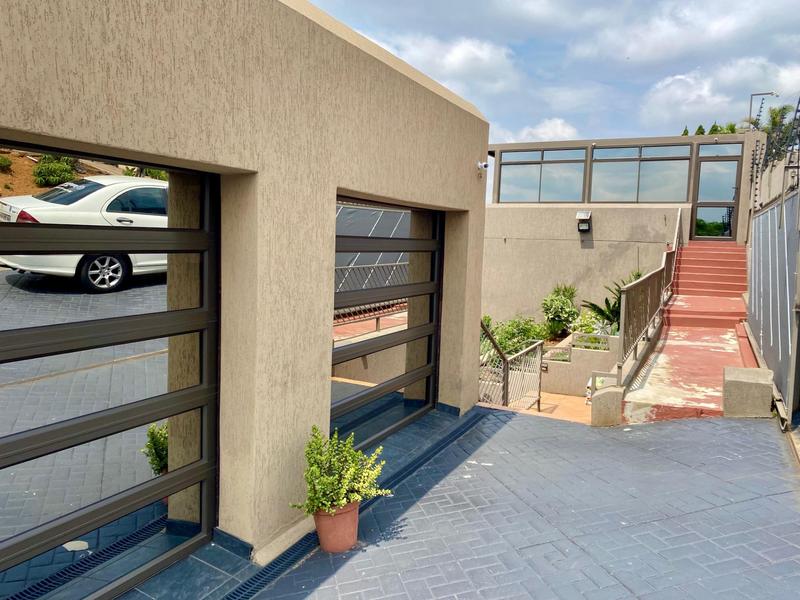 4 Bedroom Property for Sale in Bassonia Gauteng