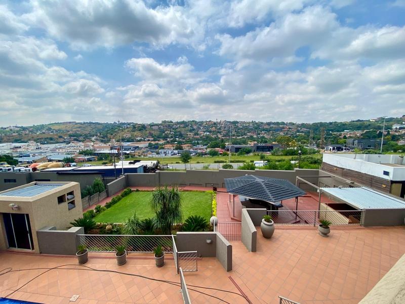 4 Bedroom Property for Sale in Bassonia Gauteng