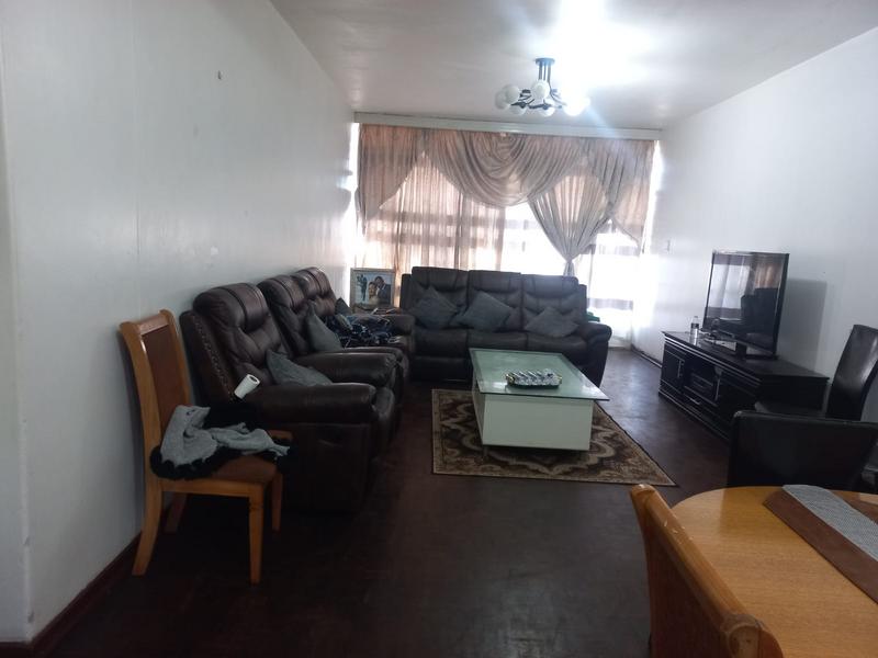 2 Bedroom Property for Sale in Yeoville Gauteng