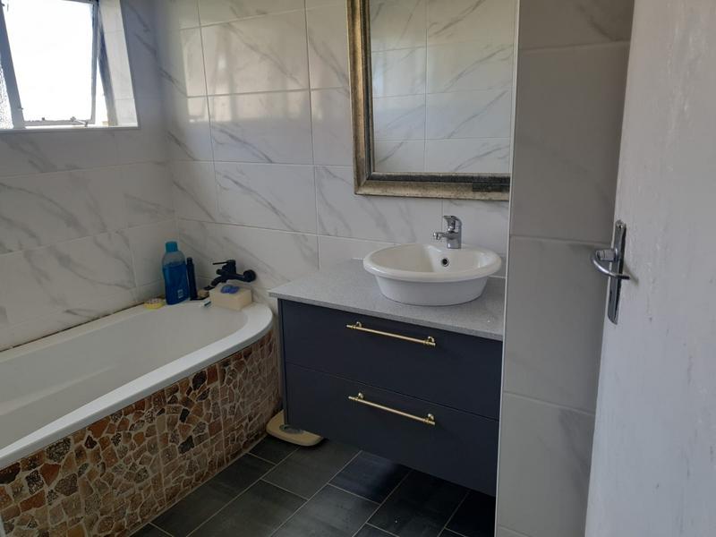 4 Bedroom Property for Sale in Esther Park Gauteng