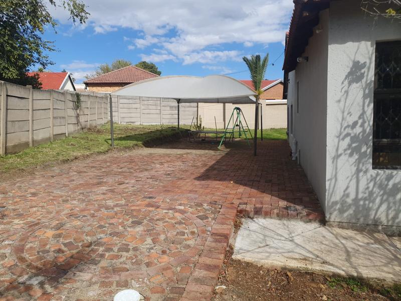 4 Bedroom Property for Sale in Esther Park Gauteng