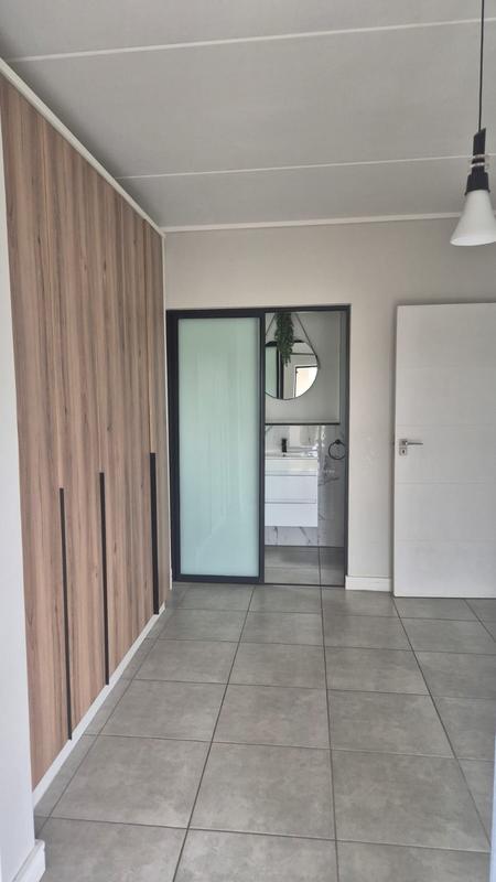1 Bedroom Property for Sale in Waterfall Gauteng