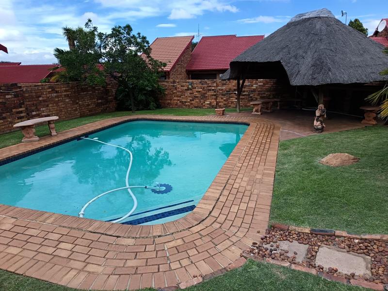 3 Bedroom Property for Sale in South Crest Gauteng