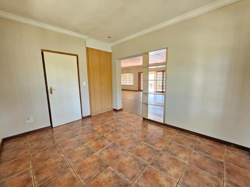 3 Bedroom Property for Sale in Zonnehoewe A H Gauteng