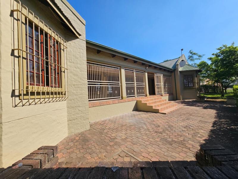3 Bedroom Property for Sale in Zonnehoewe A H Gauteng