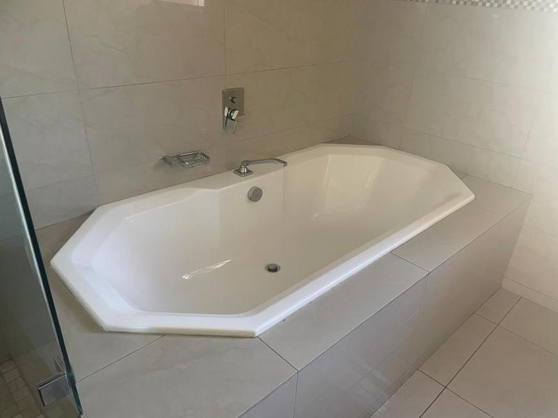 To Let 4 Bedroom Property for Rent in Glenhazel Gauteng