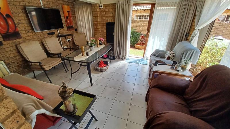 2 Bedroom Property for Sale in Annlin Gauteng