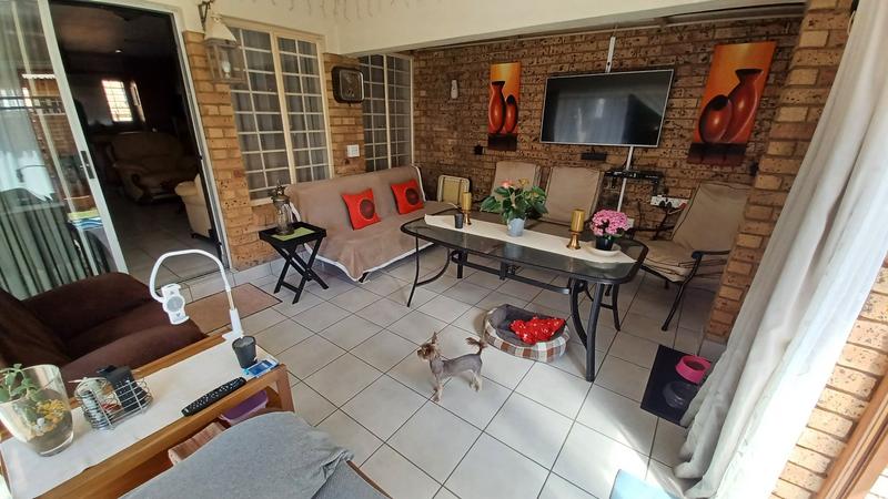 2 Bedroom Property for Sale in Annlin Gauteng