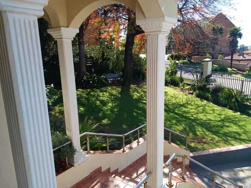 6 Bedroom Property for Sale in Zwartkop Gauteng