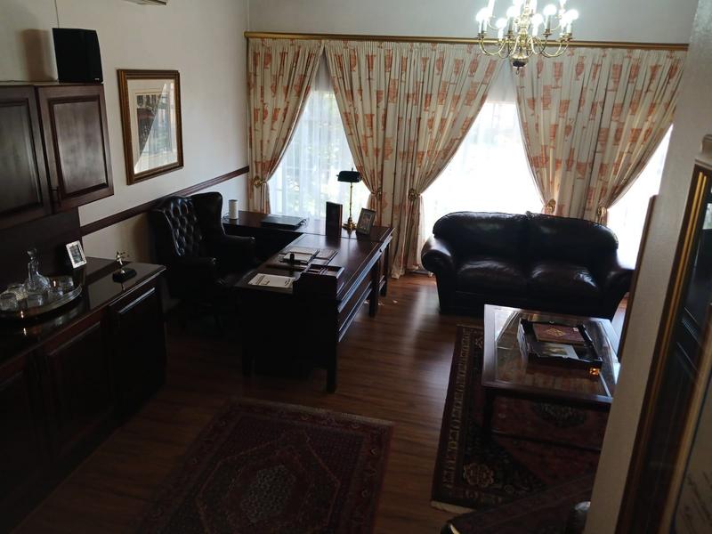 6 Bedroom Property for Sale in Zwartkop Gauteng