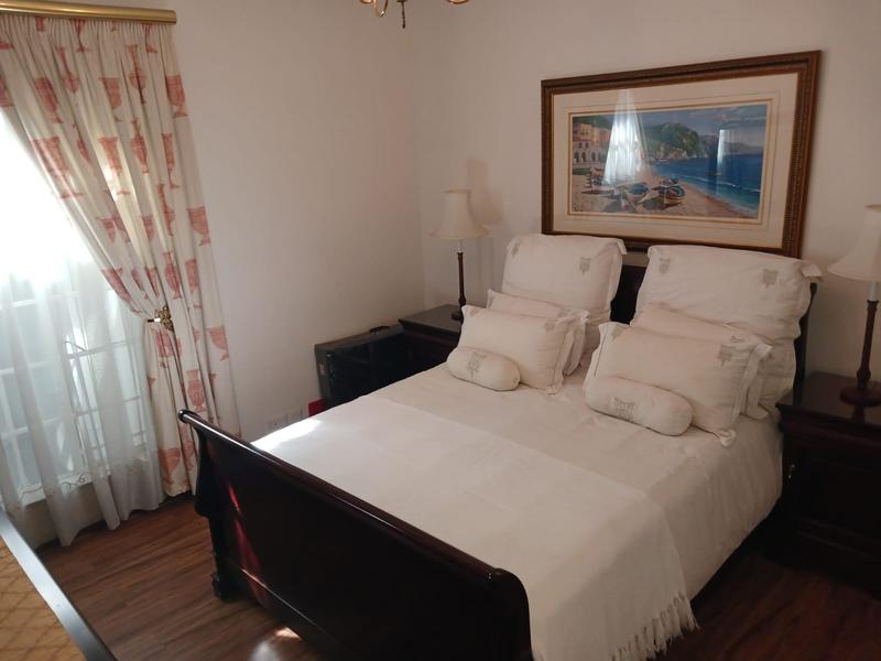 6 Bedroom Property for Sale in Zwartkop Gauteng