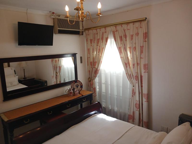 6 Bedroom Property for Sale in Zwartkop Gauteng