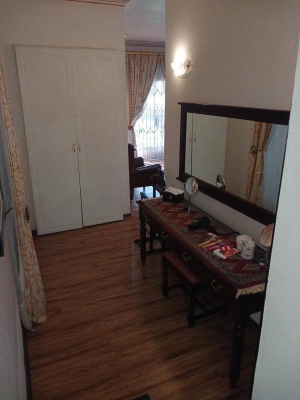 6 Bedroom Property for Sale in Zwartkop Gauteng