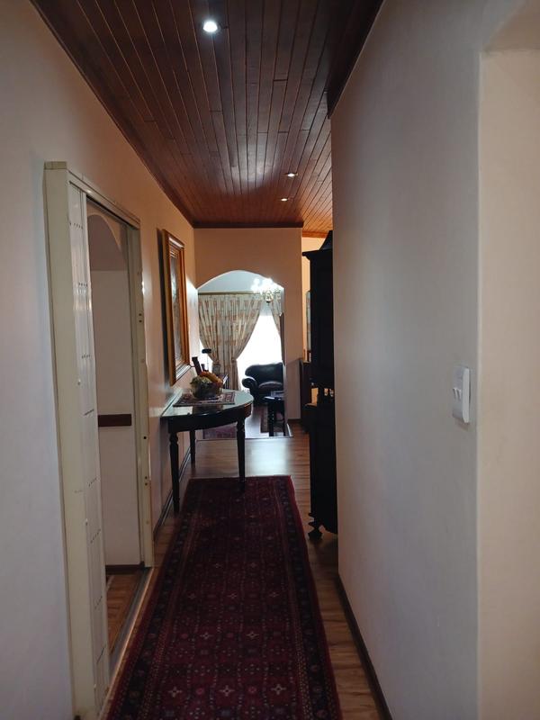 6 Bedroom Property for Sale in Zwartkop Gauteng