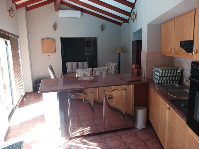 6 Bedroom Property for Sale in Zwartkop Gauteng