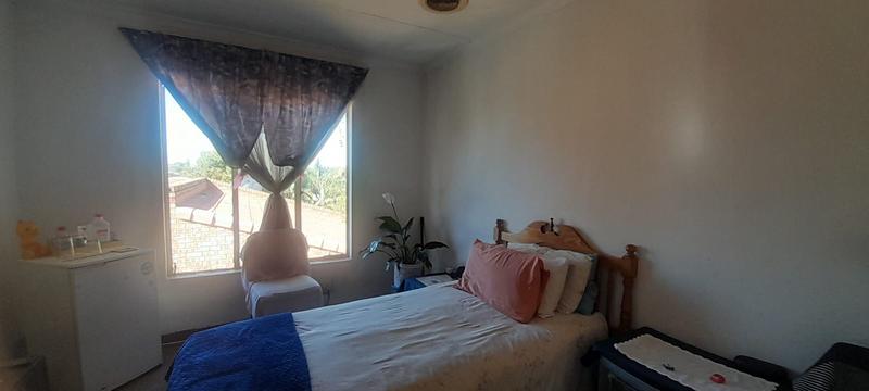 6 Bedroom Property for Sale in Zwartkop Gauteng