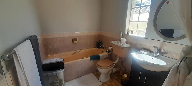 6 Bedroom Property for Sale in Zwartkop Gauteng