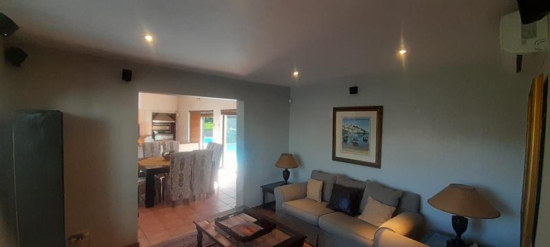 6 Bedroom Property for Sale in Zwartkop Gauteng