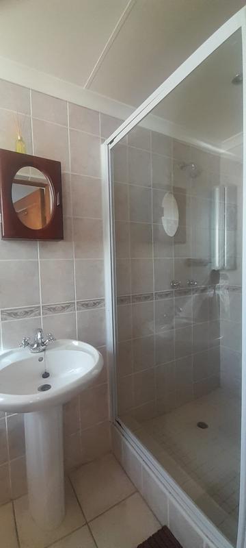 6 Bedroom Property for Sale in Zwartkop Gauteng