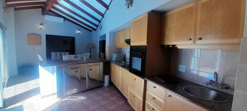 6 Bedroom Property for Sale in Zwartkop Gauteng