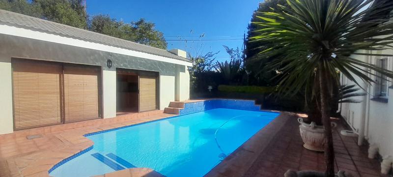 6 Bedroom Property for Sale in Zwartkop Gauteng
