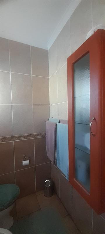 6 Bedroom Property for Sale in Zwartkop Gauteng