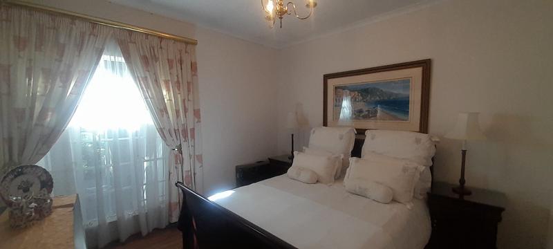 6 Bedroom Property for Sale in Zwartkop Gauteng