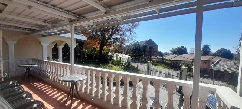 6 Bedroom Property for Sale in Zwartkop Gauteng