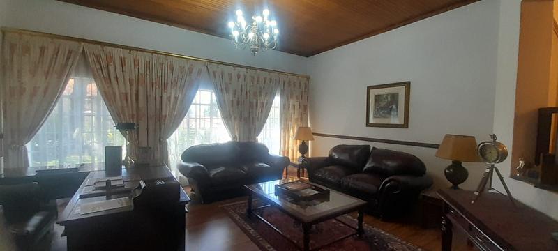 6 Bedroom Property for Sale in Zwartkop Gauteng