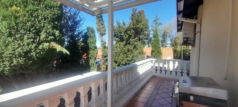 6 Bedroom Property for Sale in Zwartkop Gauteng