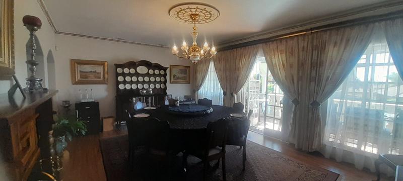 6 Bedroom Property for Sale in Zwartkop Gauteng