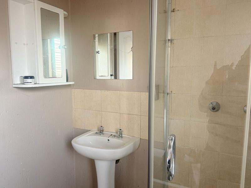 2 Bedroom Property for Sale in Klippoortjie Gauteng