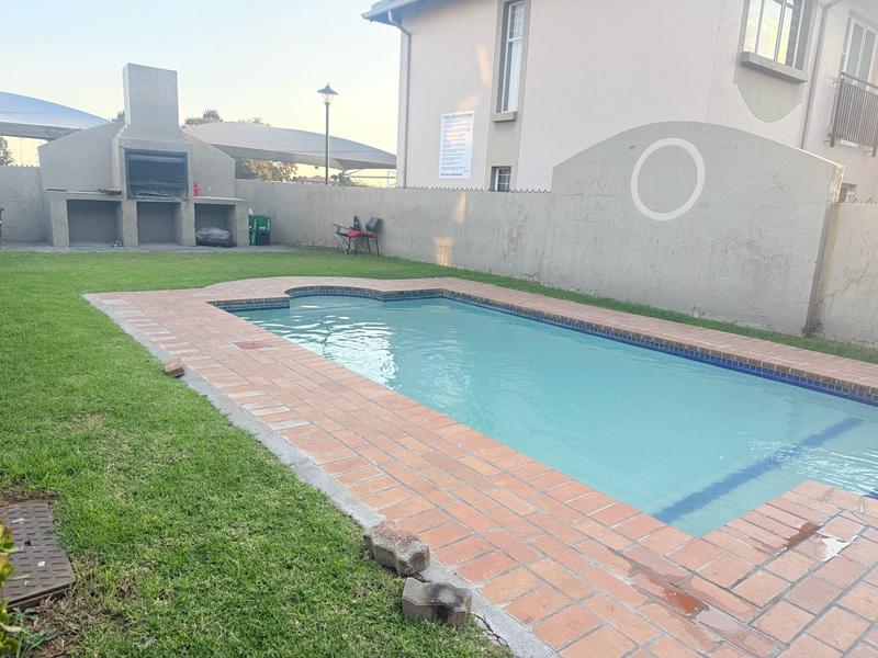 2 Bedroom Property for Sale in Klippoortjie Gauteng
